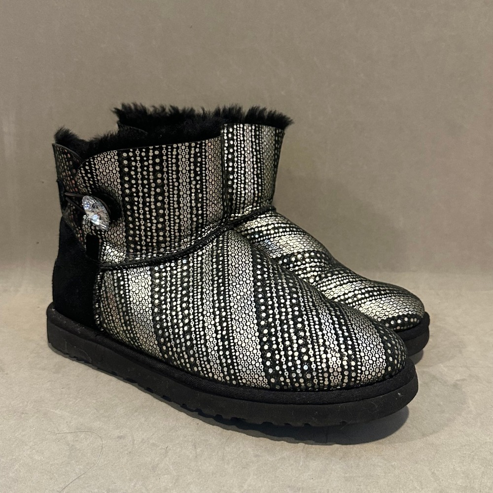 UGG Mini Bailey Button Constellation Black Silver Swarovski Crystal ‎ 1003381